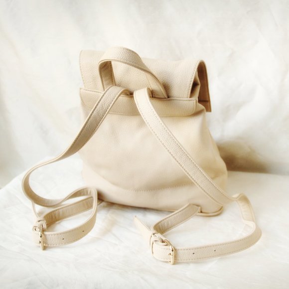 Cream Bucket Bag Backpack - Picture 4 of 6